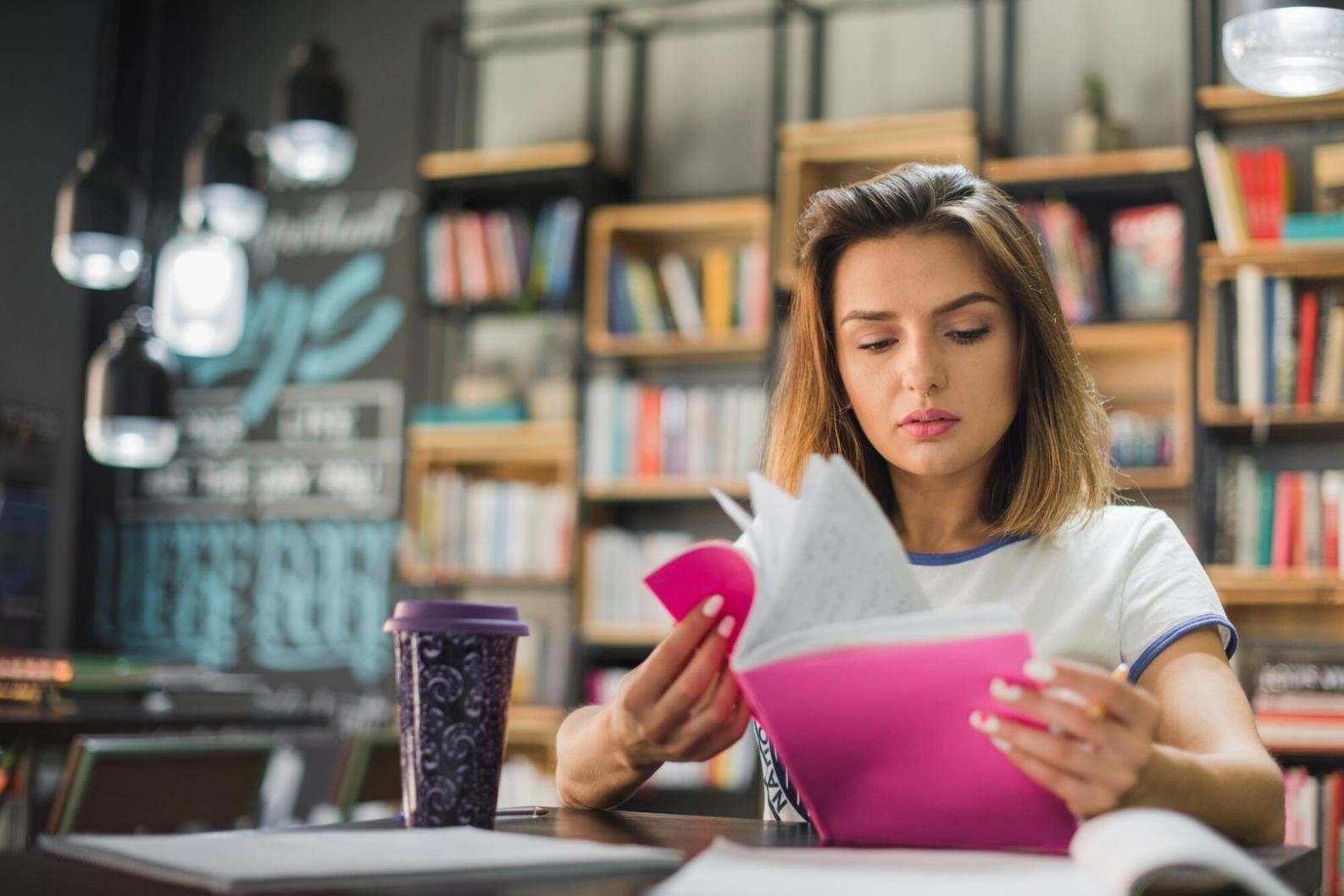 Profesionales en sesión de formación empresarial